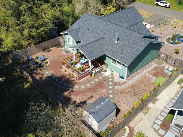 949 Falls of Clyde Lp SE, Ocean Shores, WA 98569