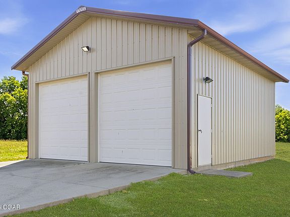 2nd image of 10058 Farm Road 2015