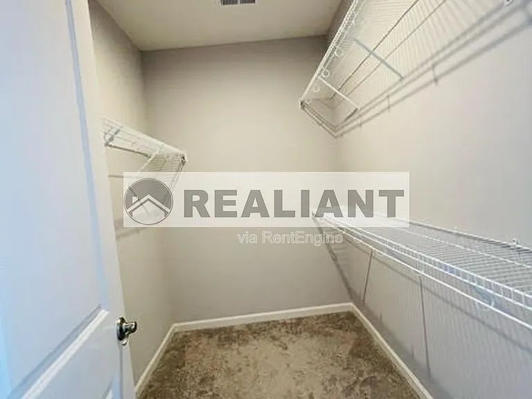 1373 Rubyhill Ln — Photo 4