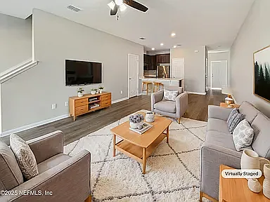 3 bed, 2.5 bath, 1368 sqft, $1,795 — Photo 3
