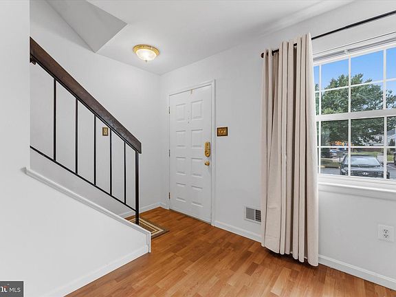 4th image of 6842 Acacia Ct