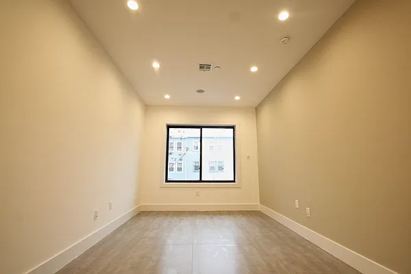 Rented by Rental Solutions Inc | media 15