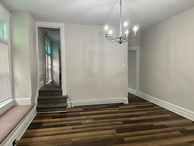 2342 Ellerslie St — Photo 5