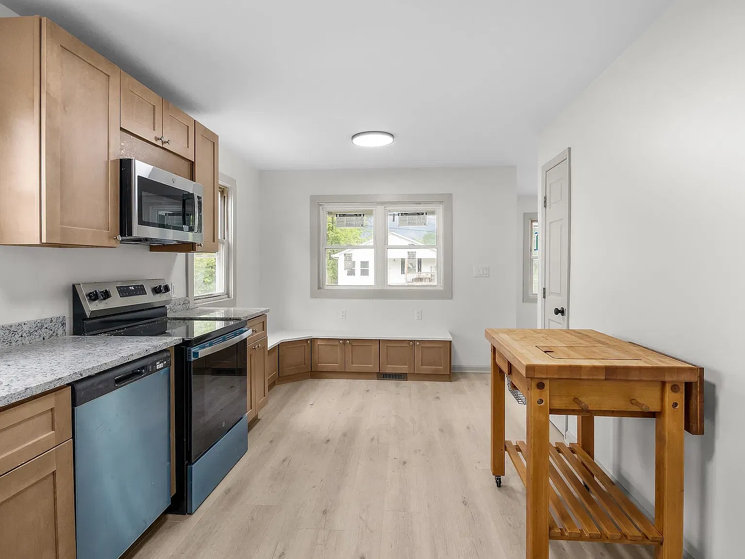 3 bed, 1092 sqft, $1,499 — Photo 3