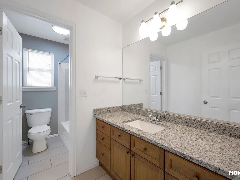2942 N Princess Cir — Photo 29