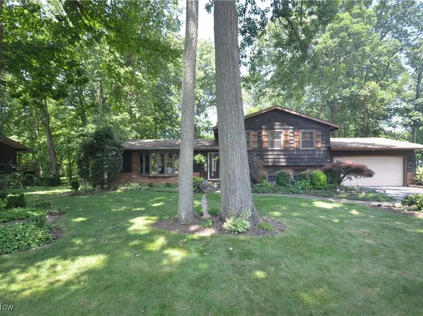 746 Deerwood Dr, Tallmadge, OH 44278