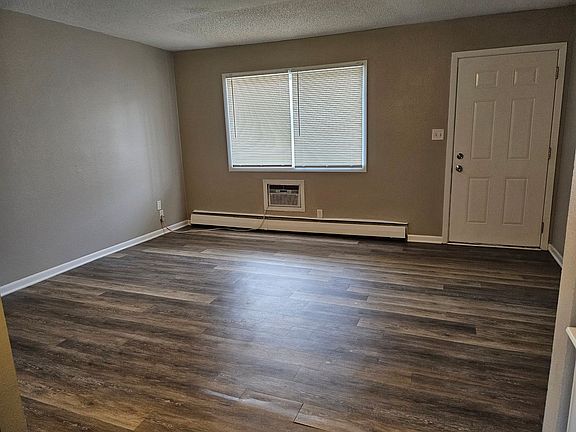 3rd image of 2125 Indianola Ave #18