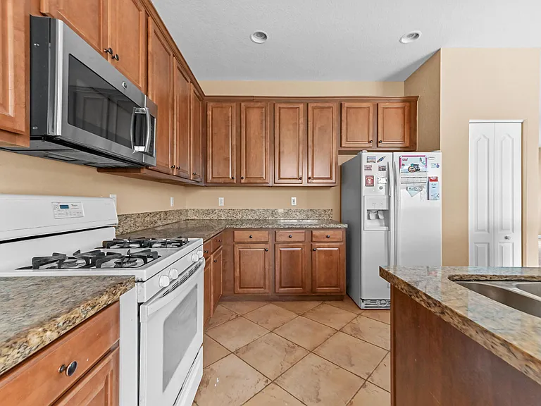 116 Hamilton Ter — Photo 12