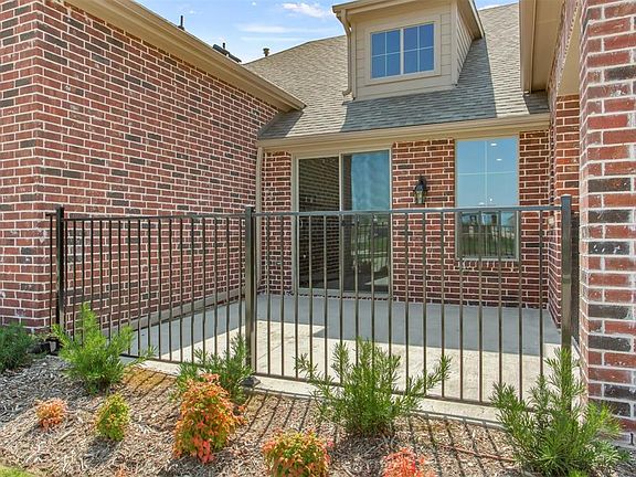 4th image of 3811 Marigold Ln