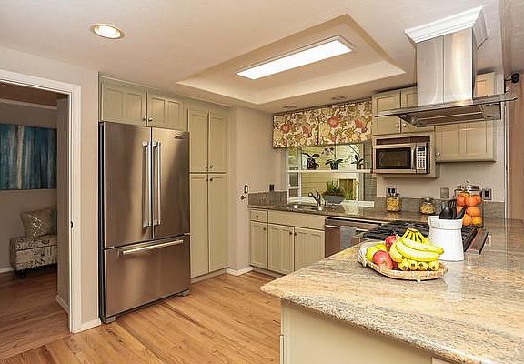 3rd image of 115 Greenfield Pl
