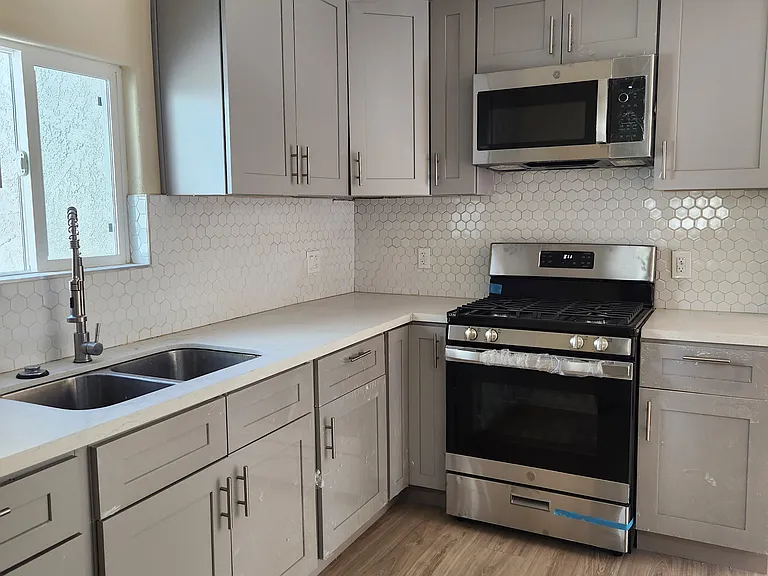 6732 Troost Ave — Photo 4