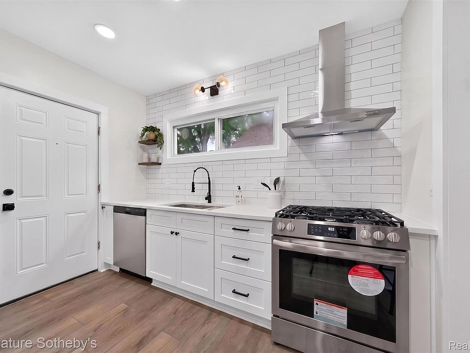 388 Channing St, photo 9