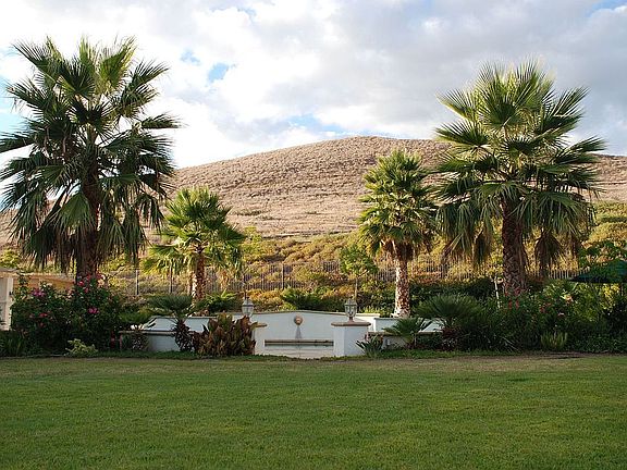 Pool entry
