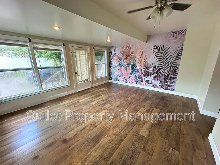 133 E Concord St #A — Photo 16