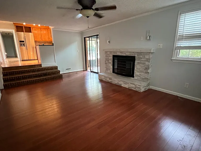 541 Hartswood Ter — Photo 6