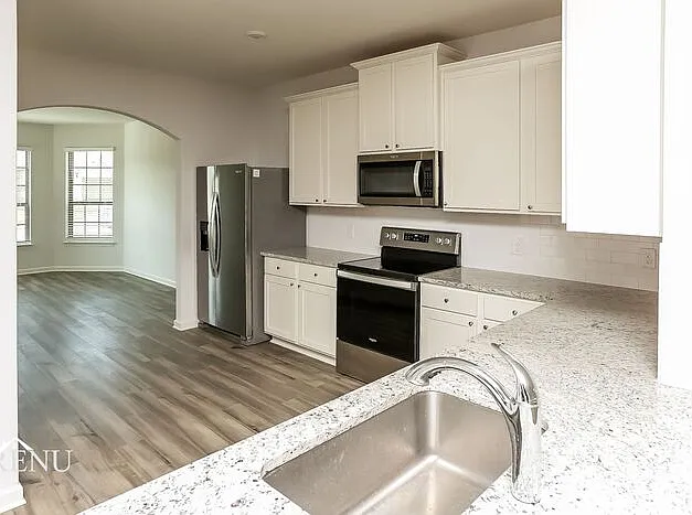3 bed, 2.0 bath, 1951 sqft, $2,480 — Photo 4