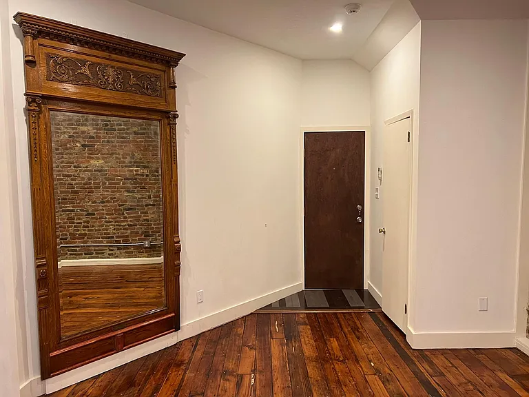 8 S Front St #2B — Photo 7