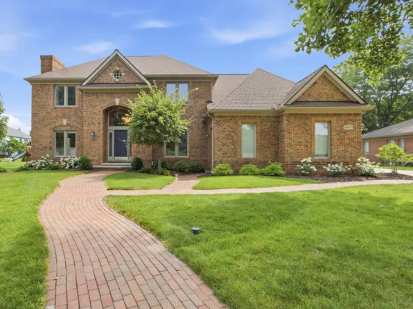 4831 Saint Andrews Ct, Ann Arbor, MI 48108