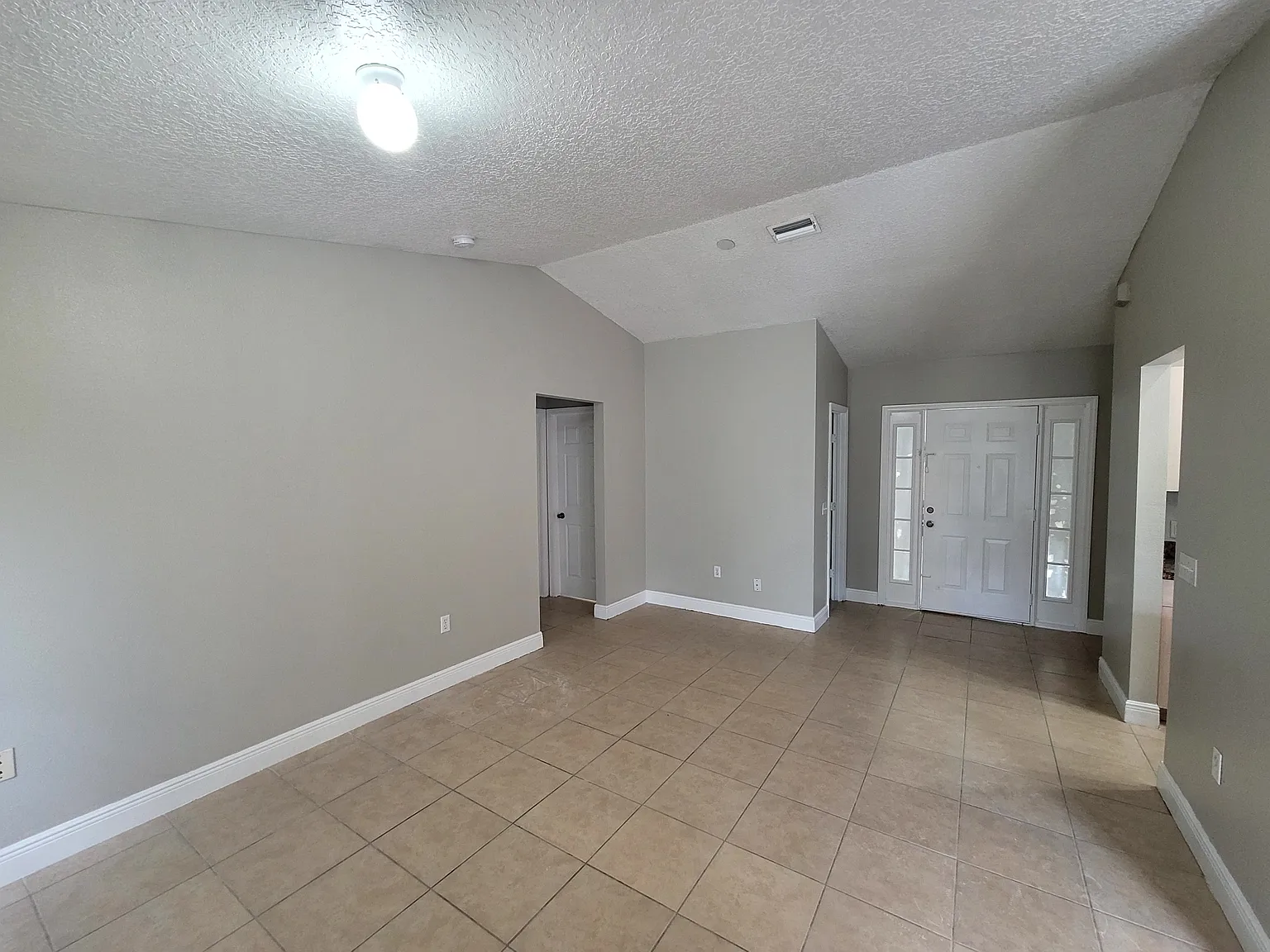 3/2 Fully Tiled Home — Photo 3