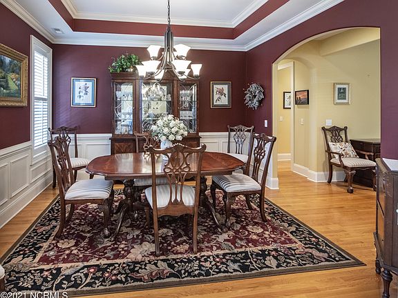 2nd image of 3766 Selwyn Cir