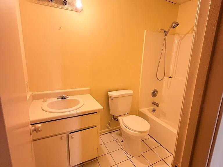 1110 Sheffield Ave #A — Photo 15