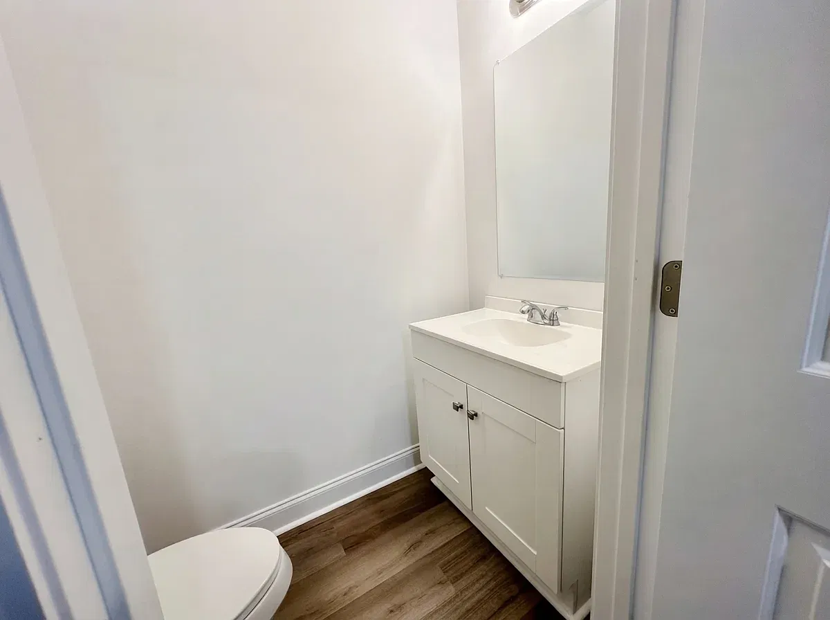 2 bed, 1.5 bath, 900 sqft, $1,400 — Photo 1