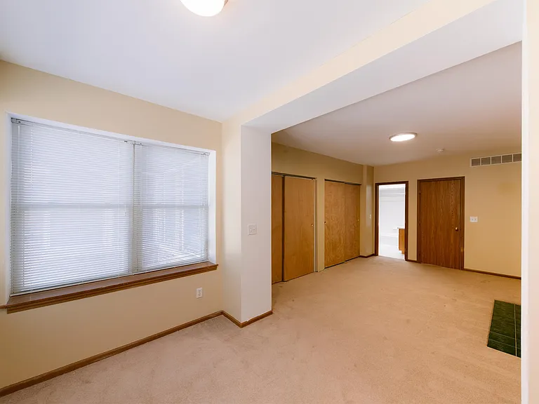 252 S Washington Ave — Photo 17