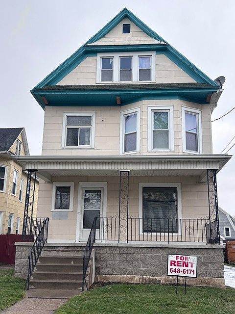 1st image of 122 Richfield Ave Floor 1