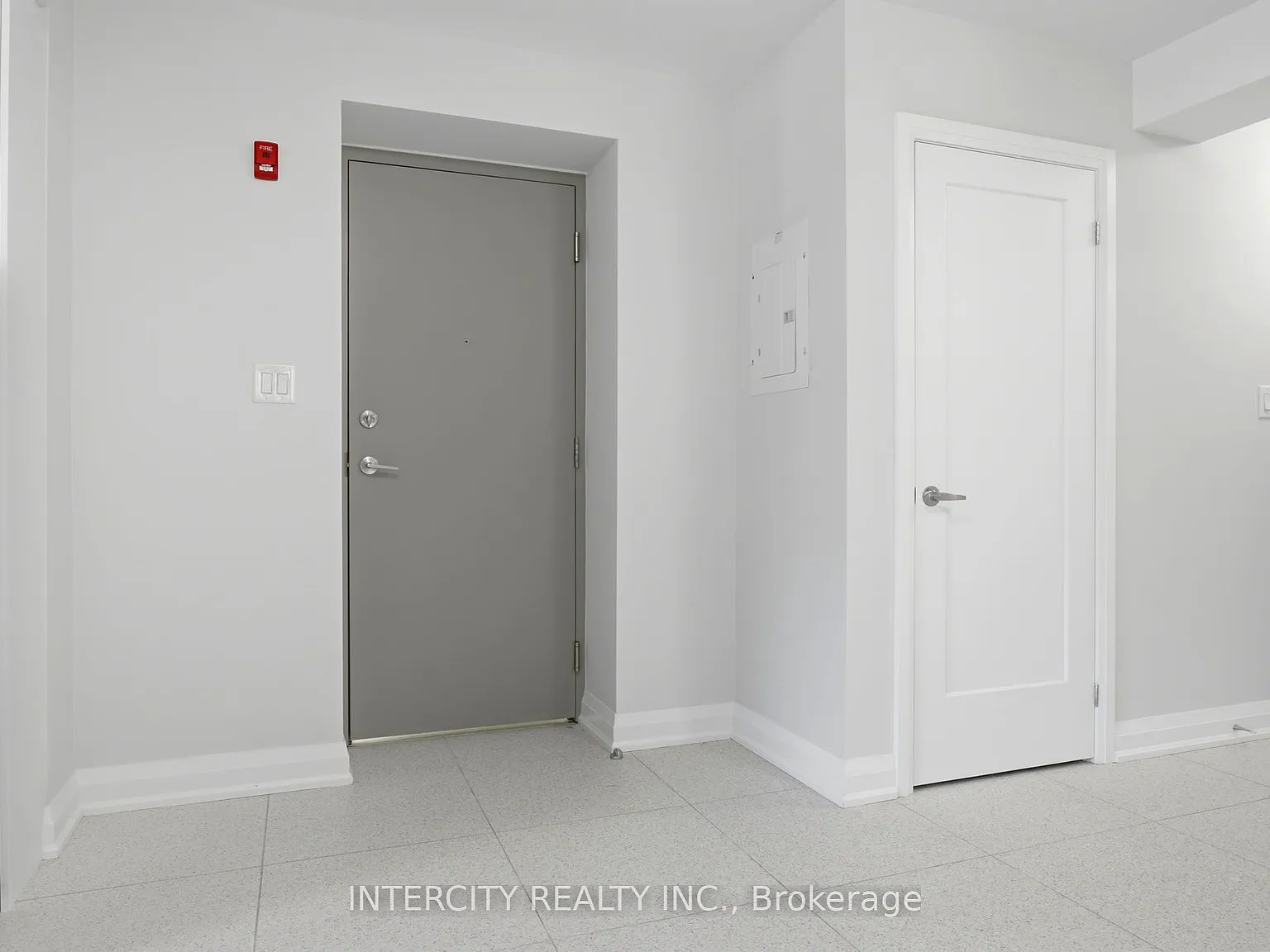 2 bed, $1,695 — Photo 4