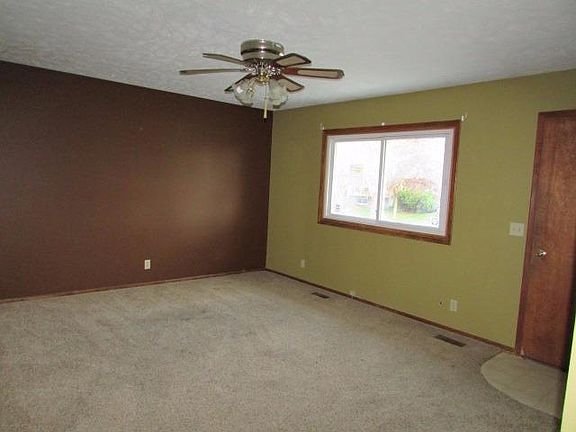 2nd image of 5020 W Leighton Ave