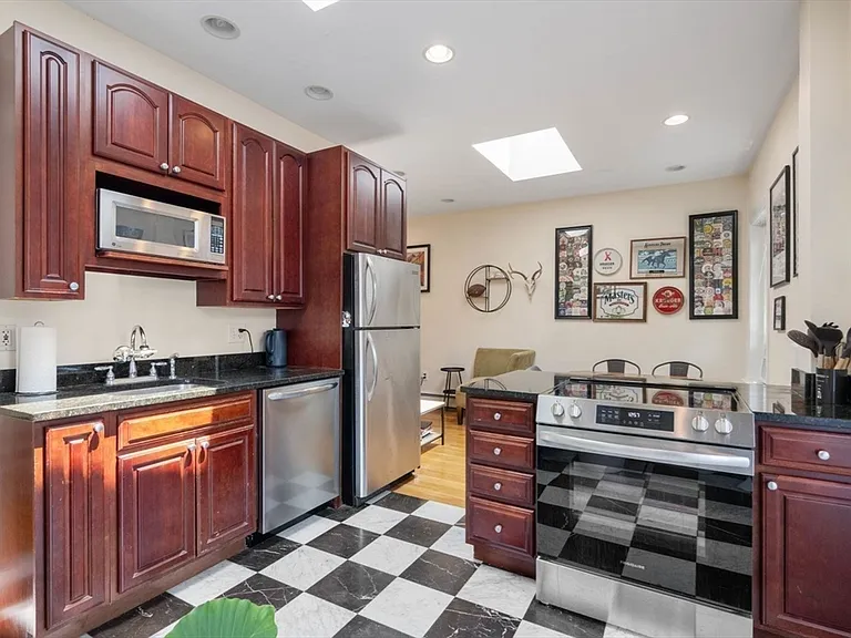 18-20 Marcella St #5 — Photo 5