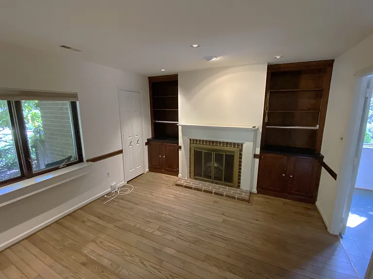 354 Paoli Woods Dr — Photo 4