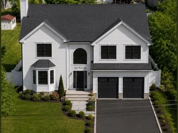 8 North Way, Hopatcong Boro, NJ 07843