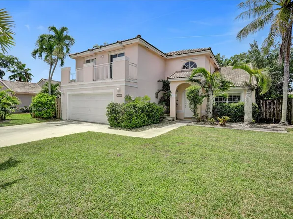 15970 SW 72nd Ter, Miami, FL 33193