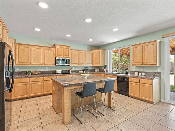 5th image of 10641 Wellington Cir