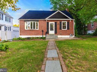 20 Golf Rd, Darby, PA 19023