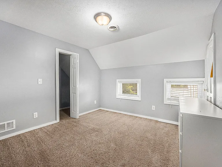 329 Ann St NE — Photo 11