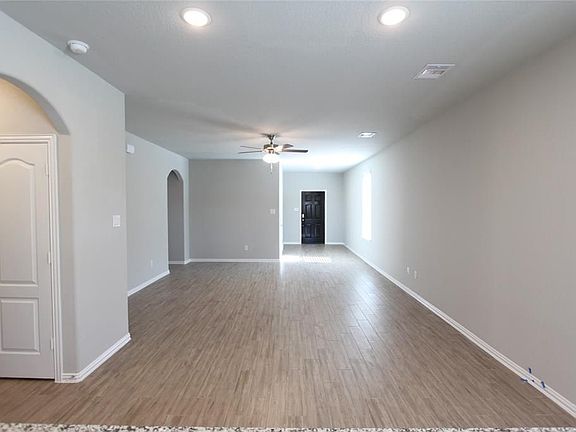 3rd image of 7814 Grandstand Pkwy