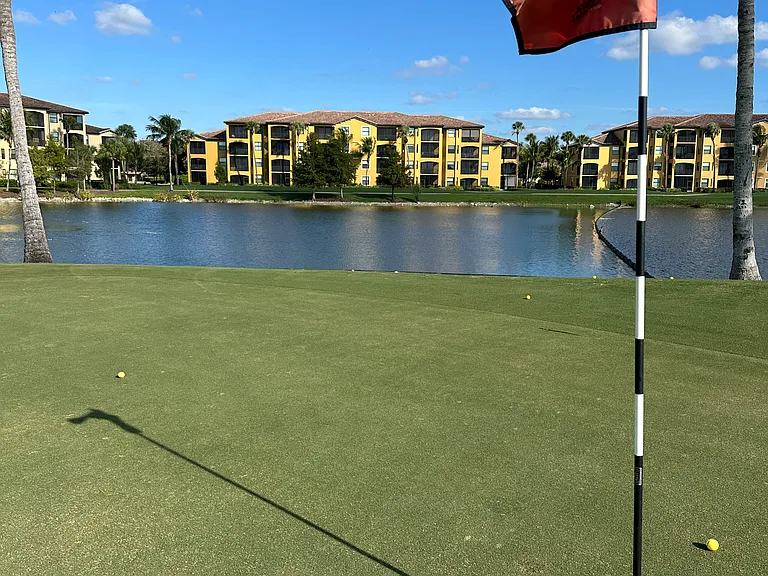 Practice Golf Area - Putting Green