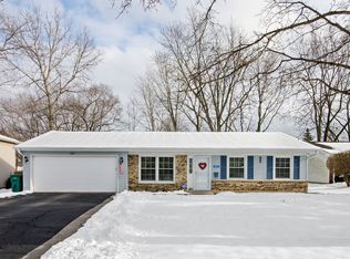 160 Red Bridge Rd, Lake Zurich, IL 60047