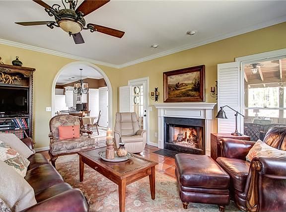 5th image of 8056 Montcastle Dr