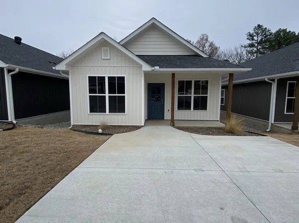 1015 Brookside Dr, Little Rock, AR 72227