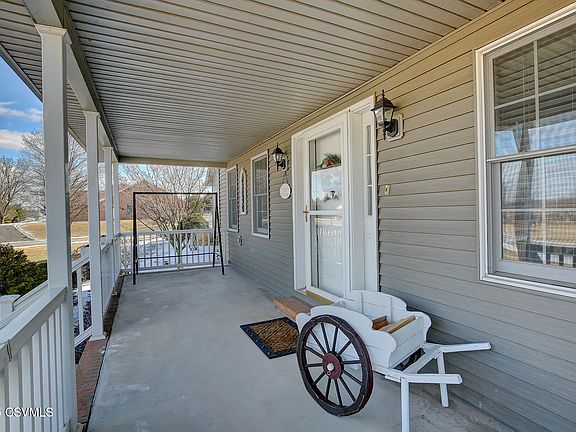 5th image of 34 Farley Cir