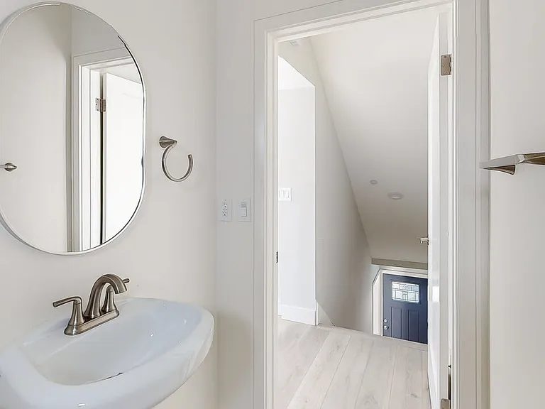 237 Rosemont Ave — Photo 26