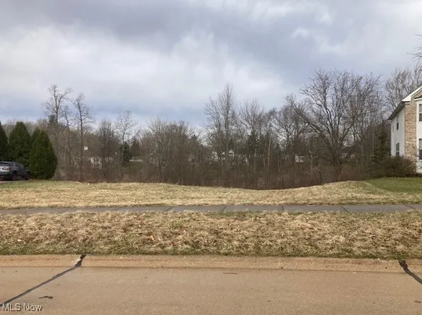 180 Beaumont Trl, Aurora, OH 44202