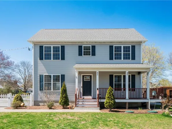 94 Narragansett St, North Kingstown, RI 02852