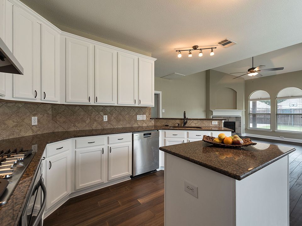3012WindFlowerLn-13.jpg