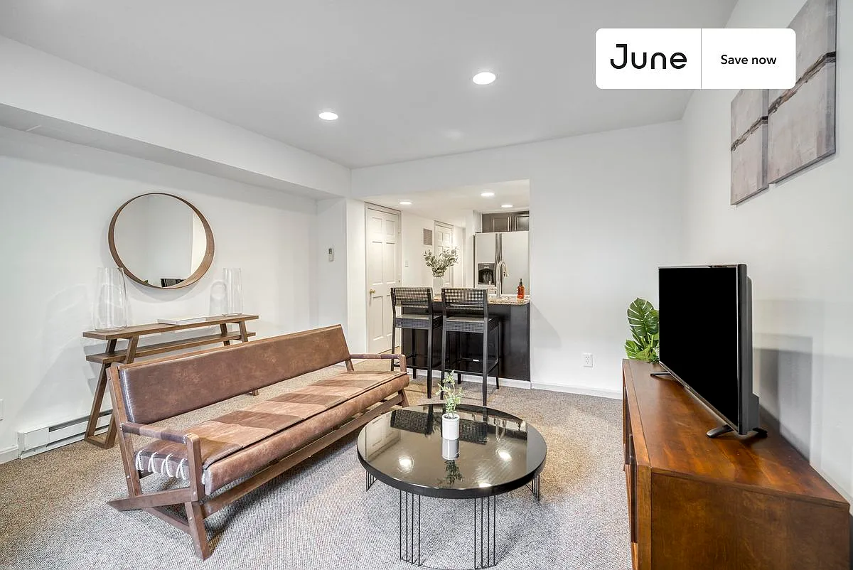 1 bedroom in Capitol Hill on a flexible lease #325 — Photo 1