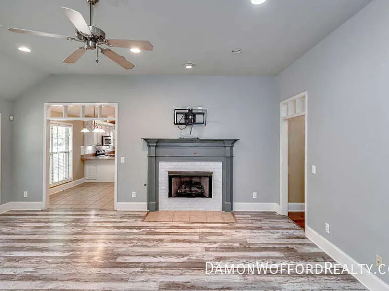 124 Raintree Rd — Photo 14