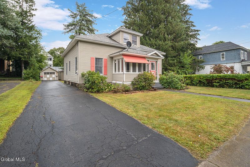 2nd image of 14 Alexander Street